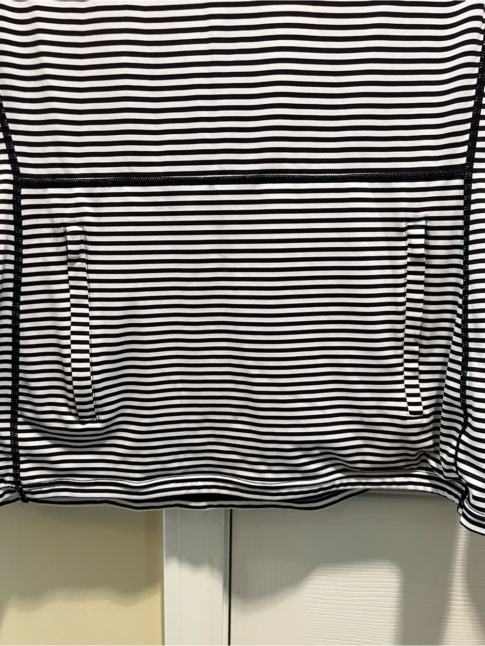 Coolibar women’s sz L Black White Striped Hooded Pullover sun protection - Picture 9 of 9